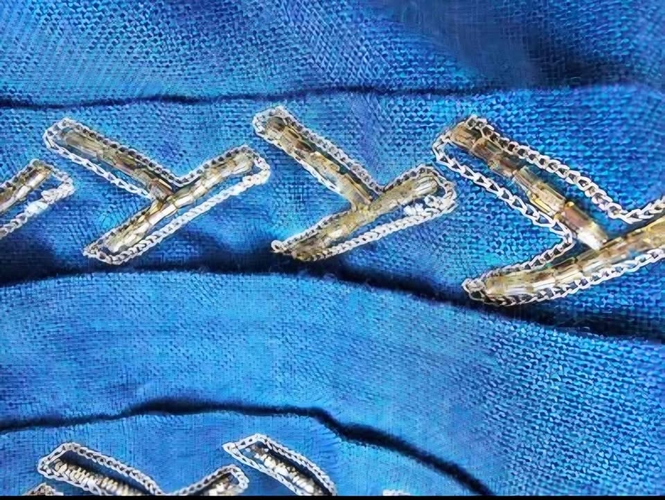 Handcrafted Couture Evening Gown - photo 5