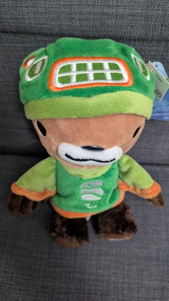 Vancouver 2010 Winter Paralympics Sumi Mascot Plush - photo 2