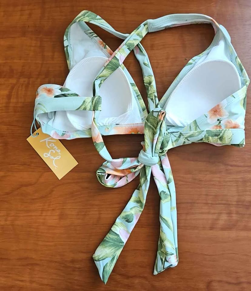 BNWT: SMALL Petite Floral Sage Green Bikini Top - photo 3