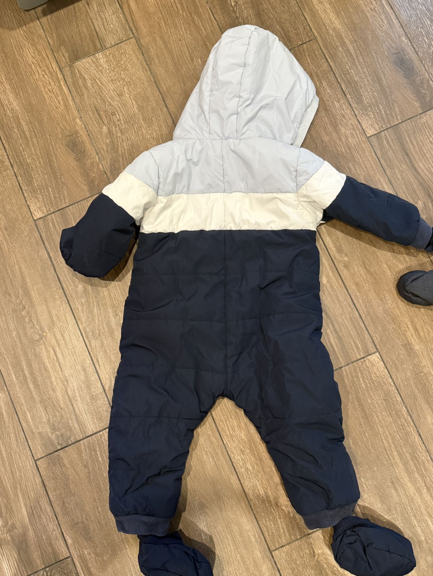 Hugo Boss Snowsuit - 18 Months - photo 2