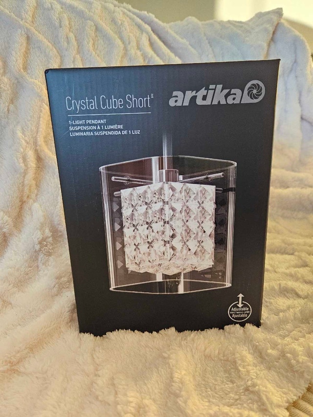 New Crystal Cube LED Pendant Light – In Box