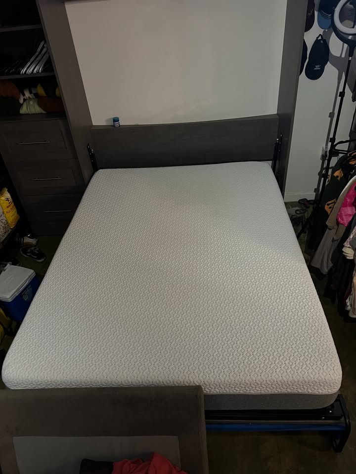 Endy Queen Mattress - Always Used w/ Protector - photo 4