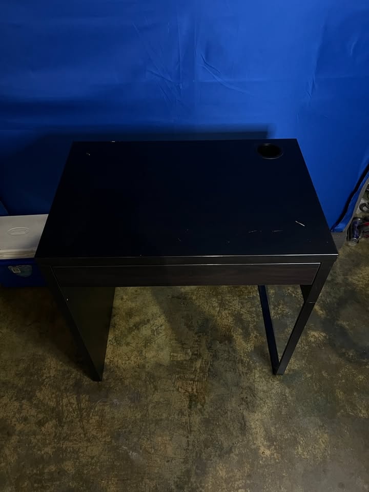 Small IKEA MICKE Office Desk (Black-Brown) - photo 3
