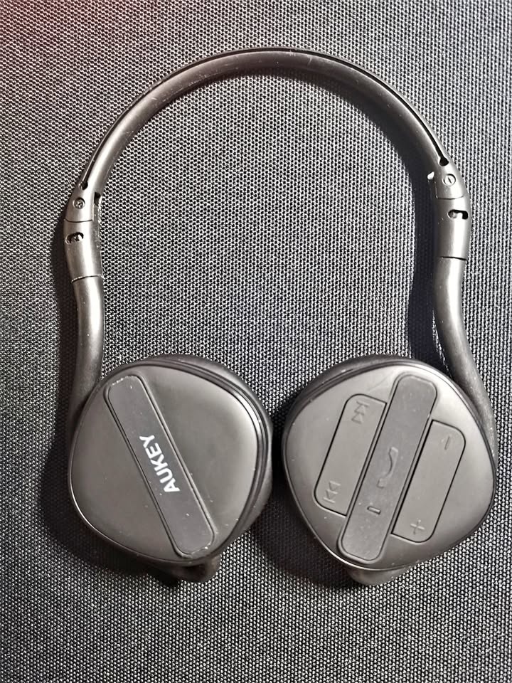 Aukey Bluetooth Sports Headphones 30hr Battery
