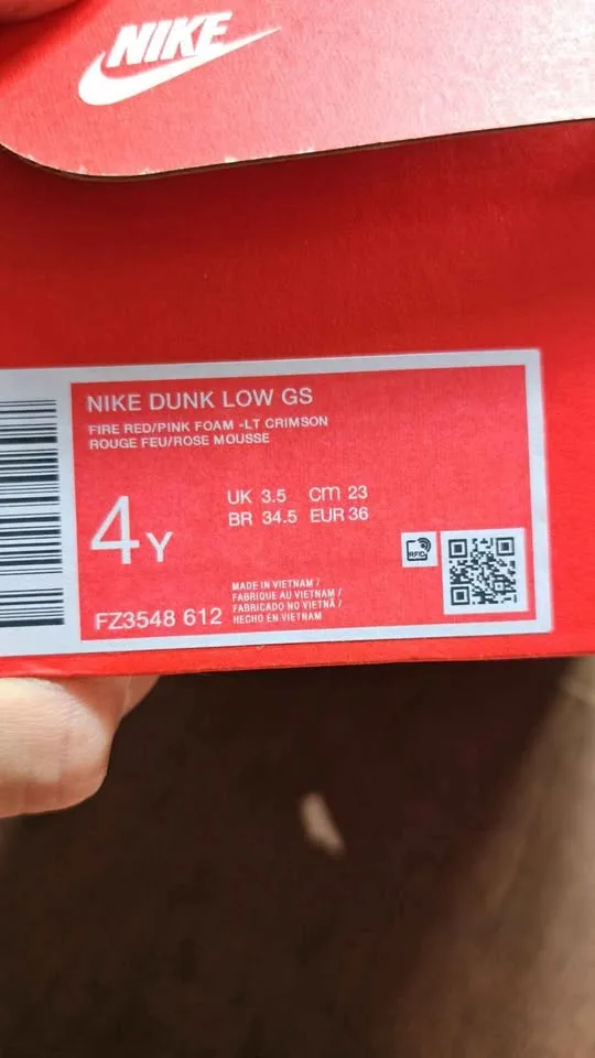 NIKE DUNK LOW 'VALENTINE'S DAY' image indicator(3)