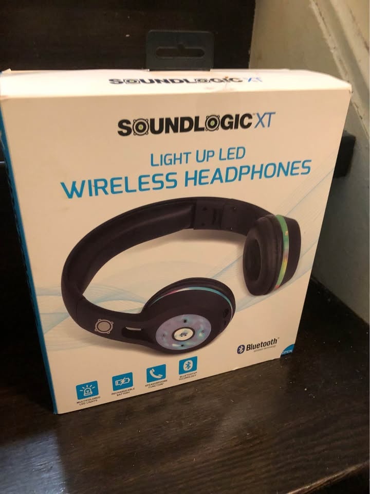 LED Wireless Headphones - photo 2