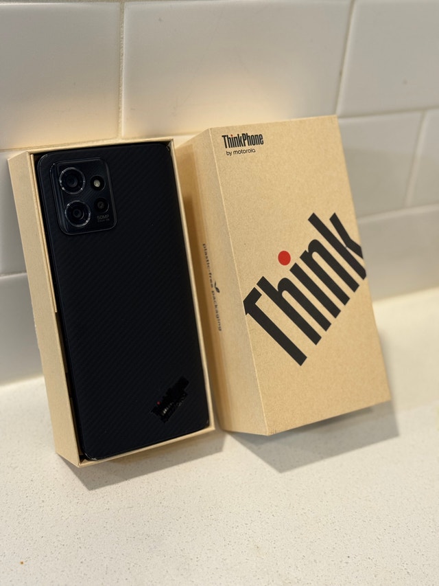 Motorola ThinkPhone - 256GB - Box & Charger - Unlocked - photo 3