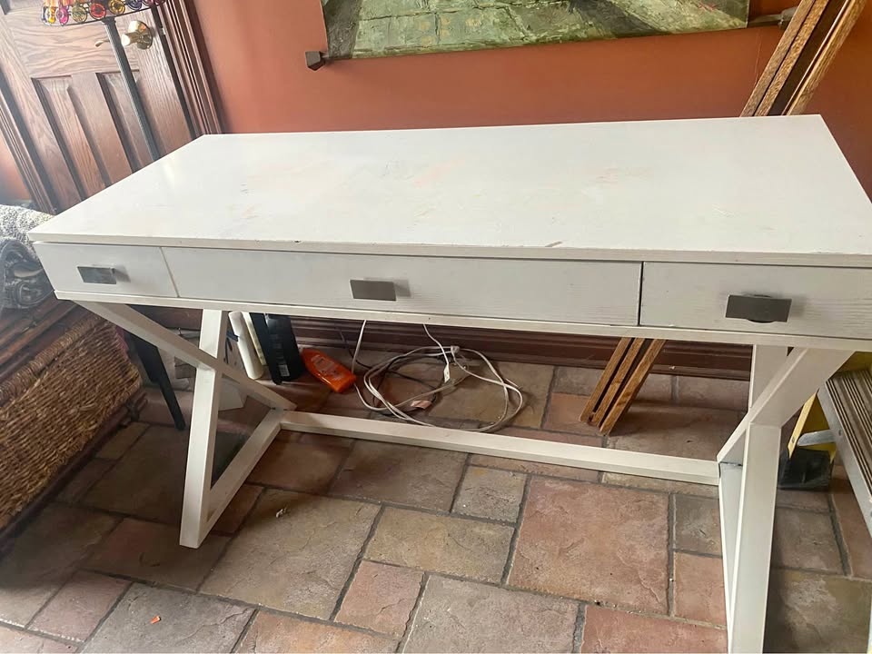 White Desk 47”w x 20”d x 30”h