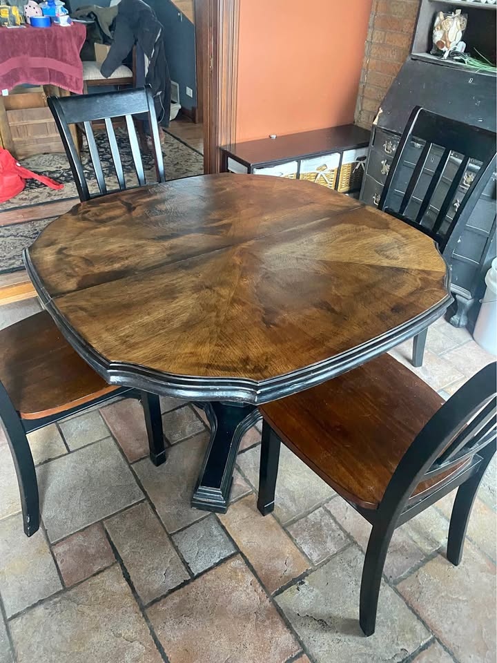Rustic Solid Wood Drexel Table and Chairs 46”x46”x27”h