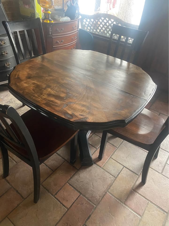 Rustic Solid Wood Drexel Table and Chairs 46”x46”x27”h - photo 3