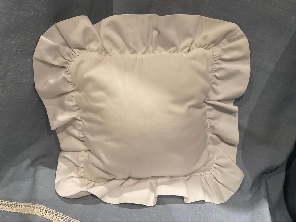 Pillow Cross Stitch Pillow w Ruffle Trim - photo 3