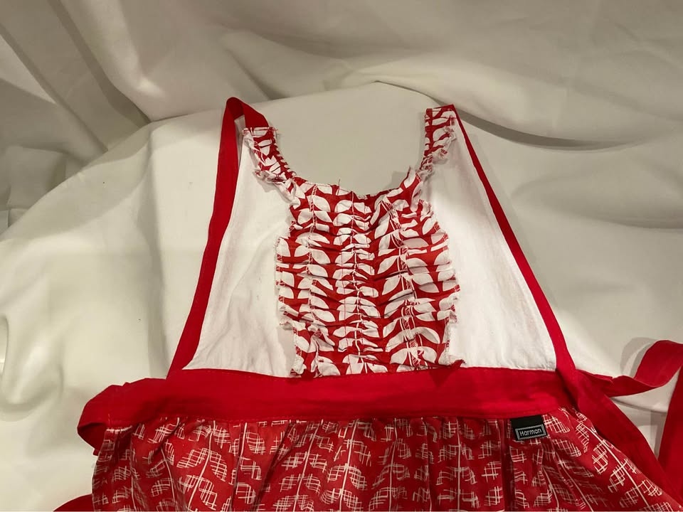 Apron Vintage Full Apron Red Ruffles - photo 3