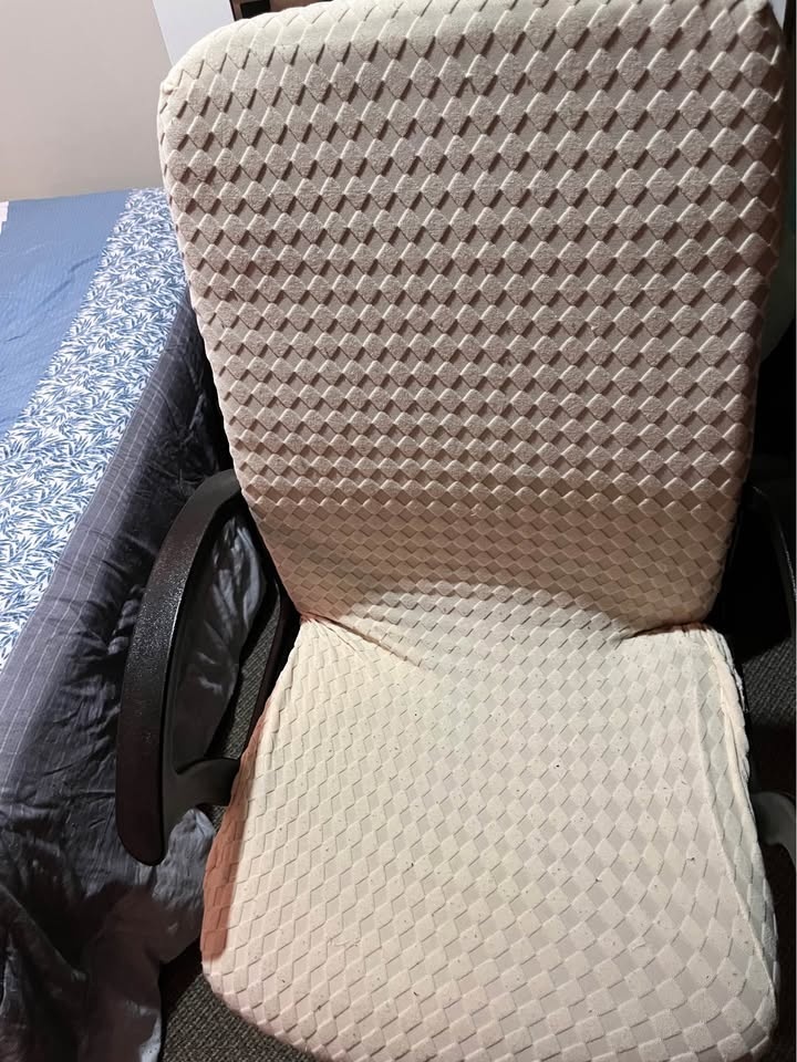 Black Office Swivel Chair - photo 2
