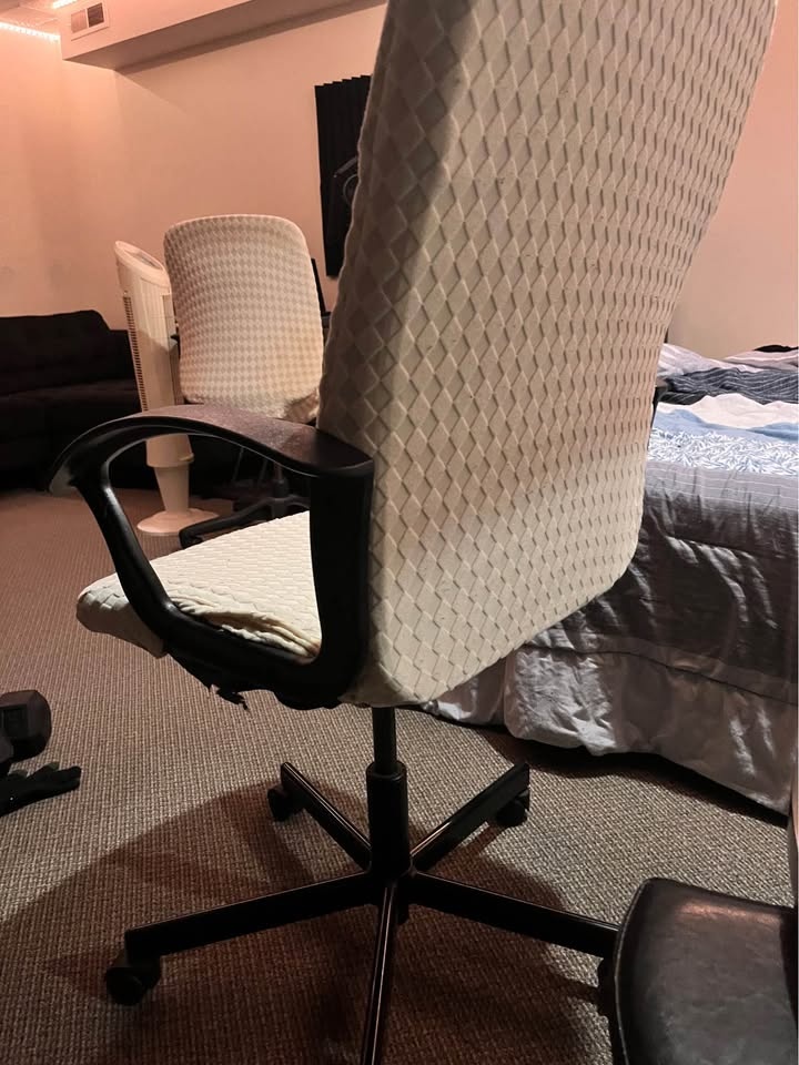 Black Office Swivel Chair - photo 3