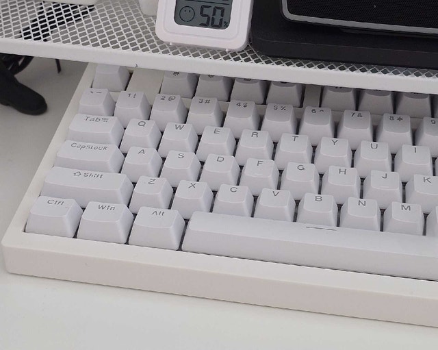 Pure White Mechanical Keyboard (Red switch)