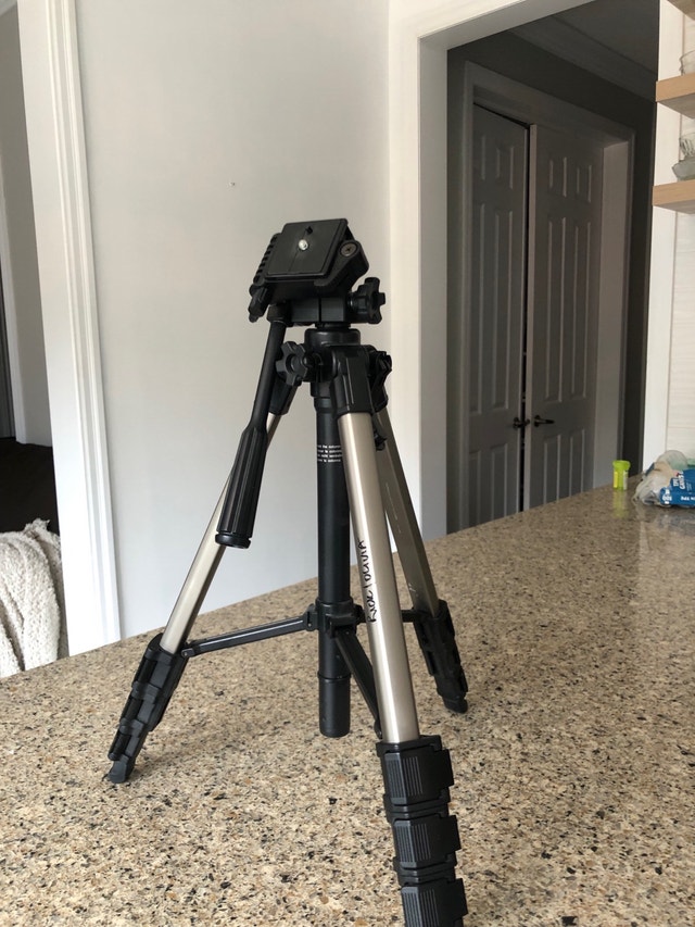 Velbon Camera Tripod - photo 5
