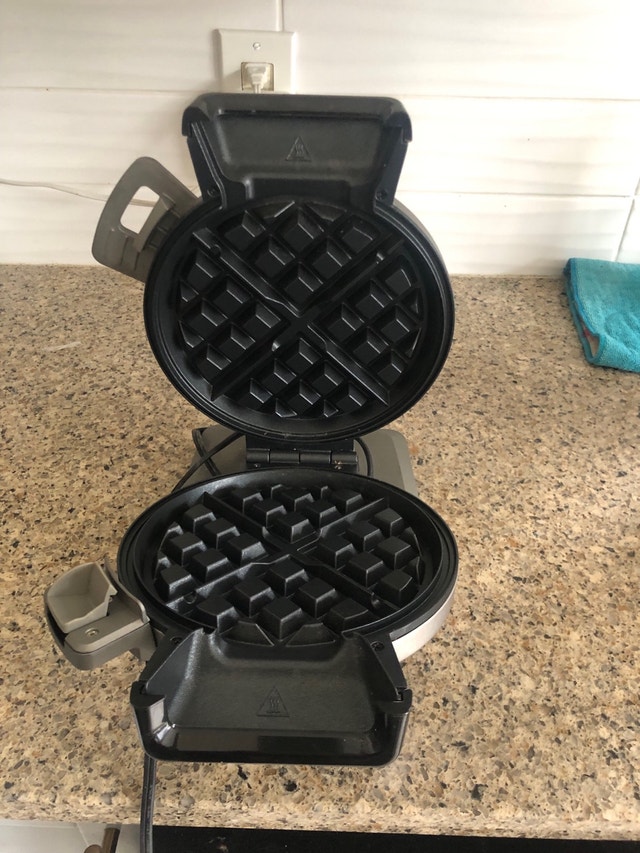 Commercial grade waffle maker - photo 4
