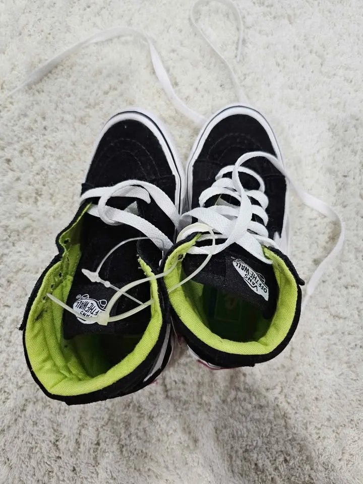 Kids Vans Sk8-Hi size 10.5 image indicator(2)