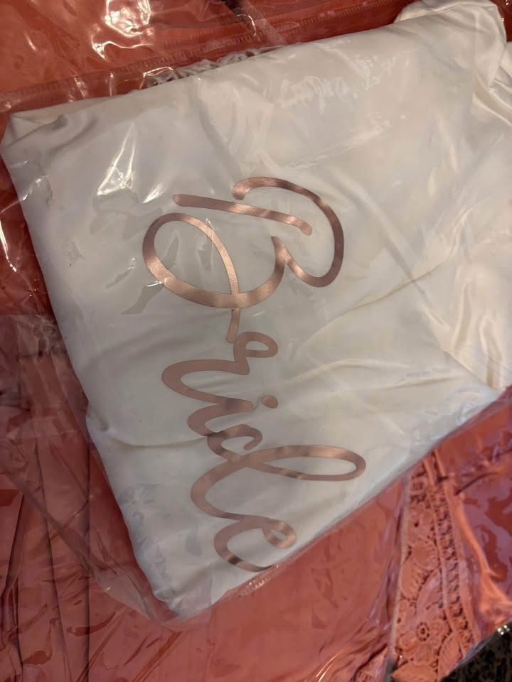 Bride and bridesmaid robes - NEW - photo 3