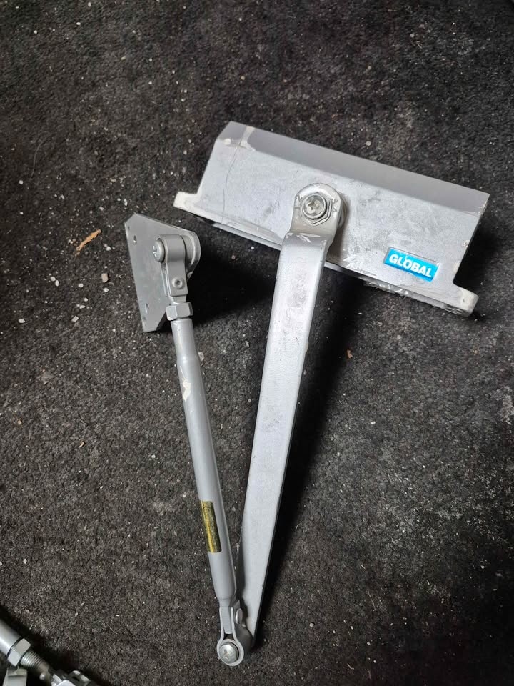 Door Closer - photo 3