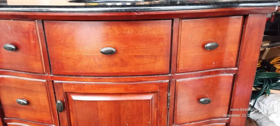 Washroom vanity with backsplash and mirror - photo 3