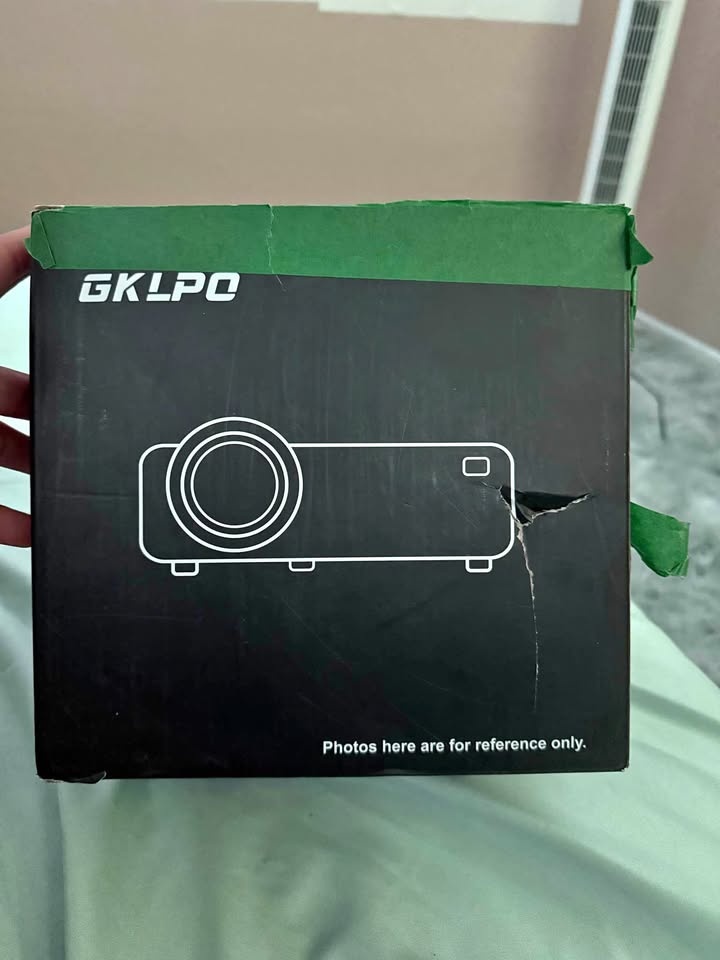 GK LPO Mini Projector + Screen – Brand New