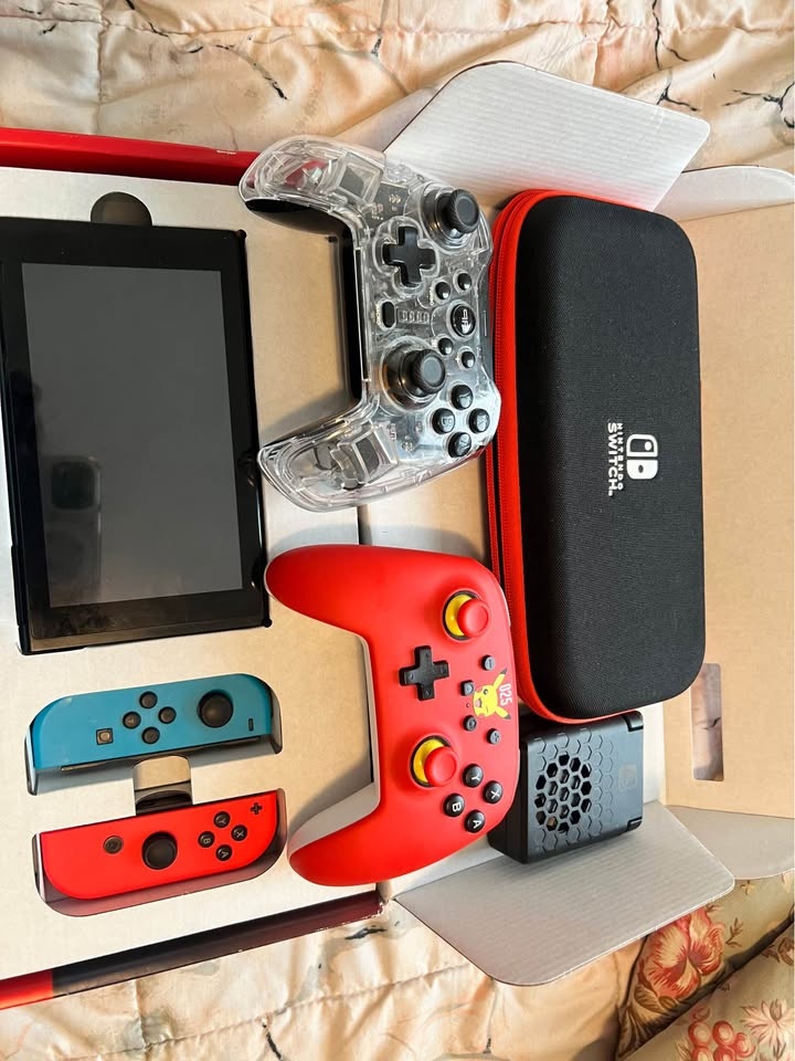 Modded Nintendo Switch Console w/ Extra Controllers & Case - photo 5
