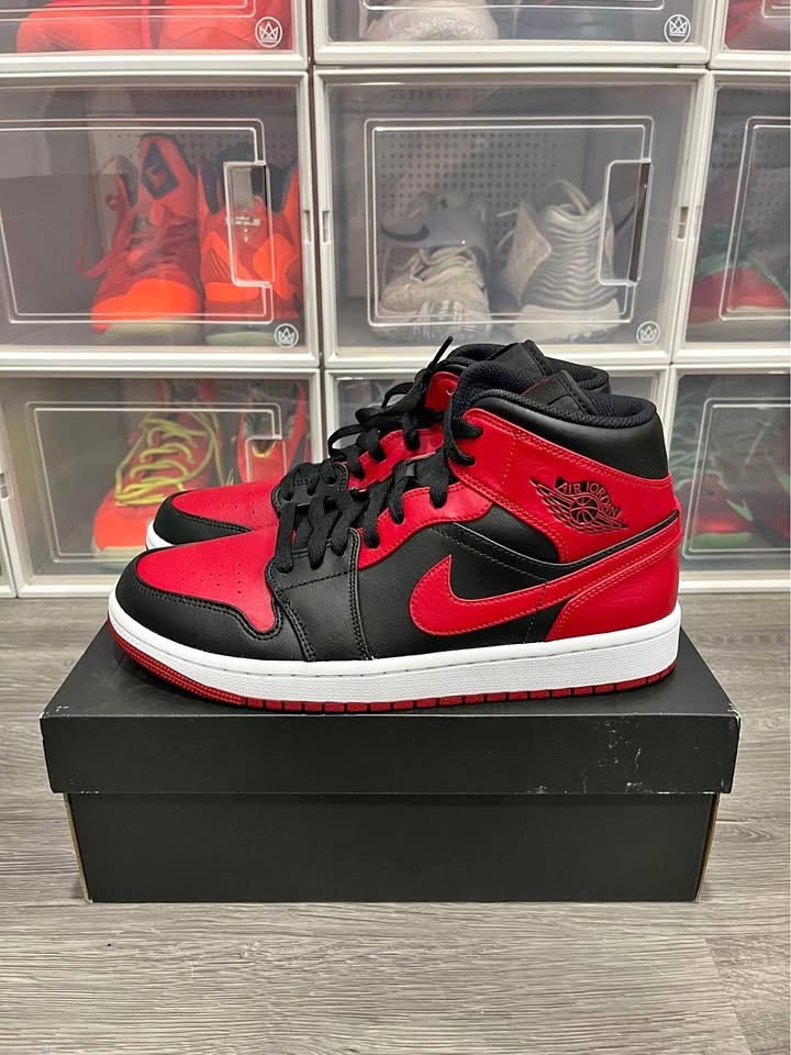 Air Jordan 1 Mid "Bred"