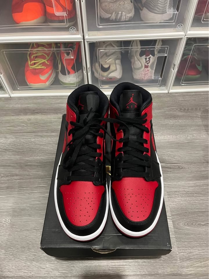 Air Jordan 1 Mid "Bred" - photo 4