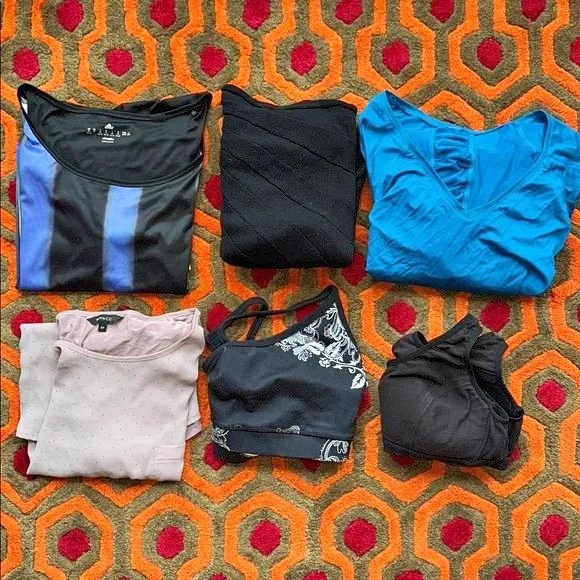 🏆 Lot of 6 Women's Items: Tops & Sports Bra