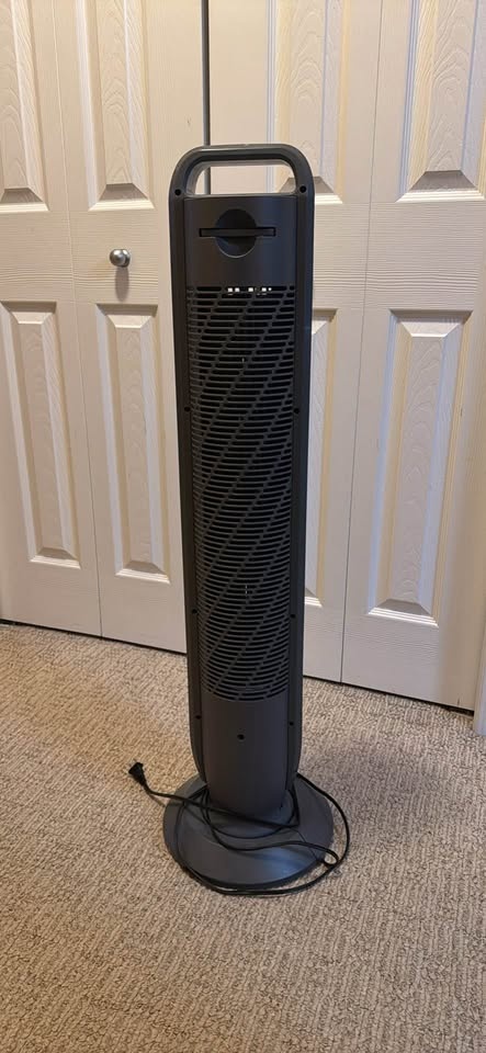 Seville Classics UltraSlimline 40" Tower Fans - Like New w/ Boxe - photo 3
