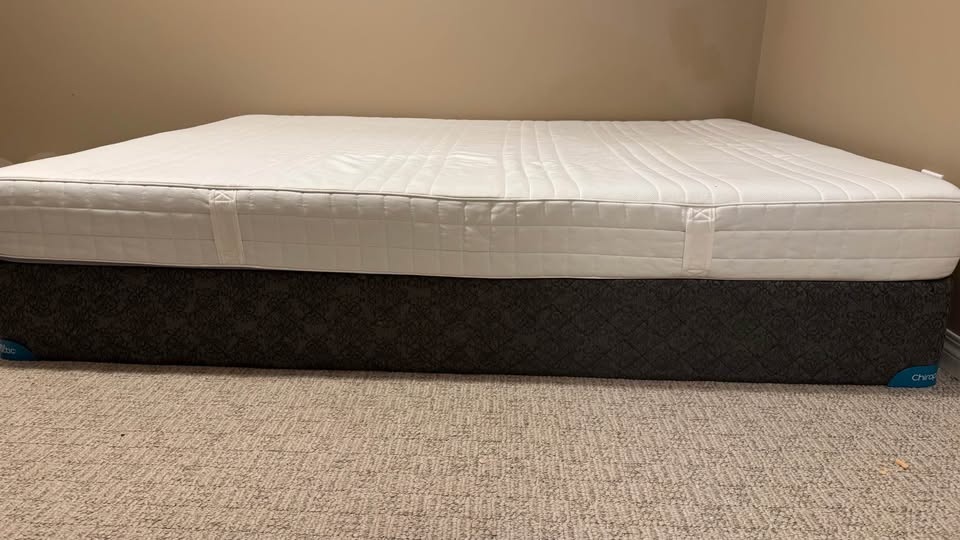 Queen Mattress & Box Spring Set – Like New! - photo 2