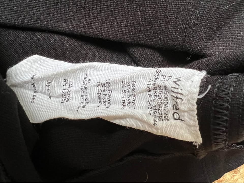 Aritzia Wilfred Black Sculpt Skirt - photo 3