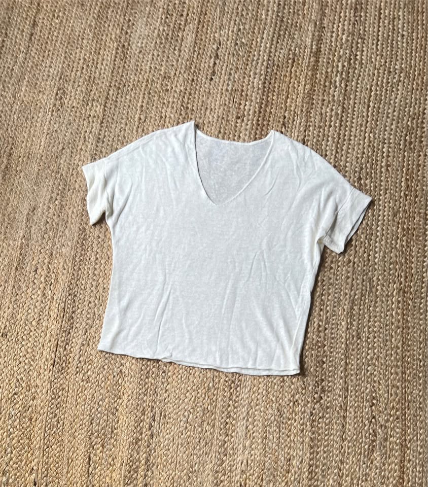 Women’s White Top Size Large - photo 4