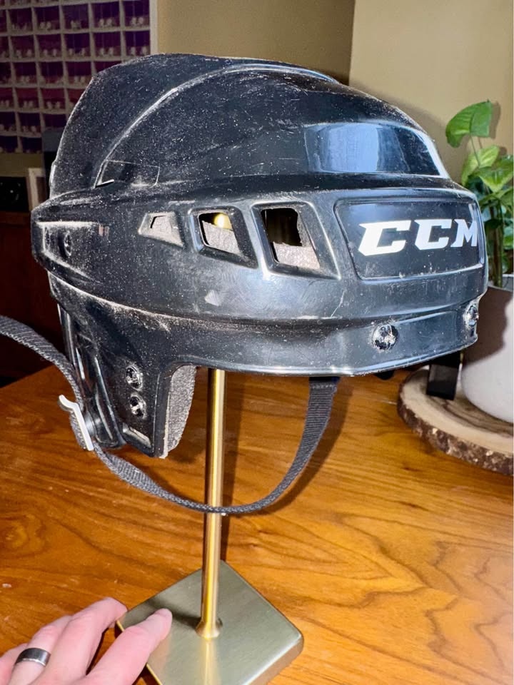 CCM 04M Helmet - excellent condition - photo 3