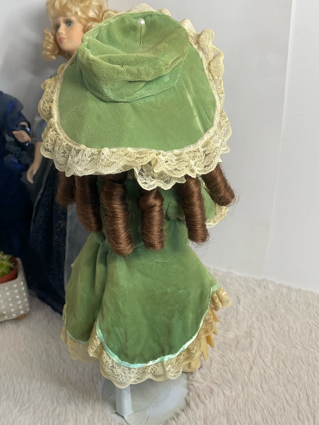 Vintage Porcelain Doll Collection - photo 4