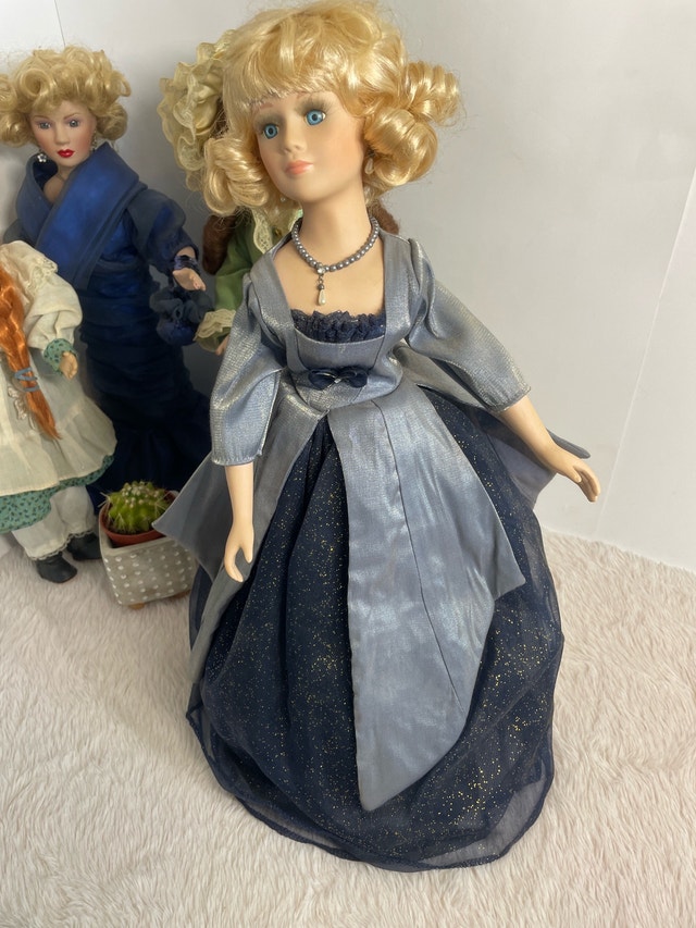 Vintage Porcelain Doll Collection - photo 5
