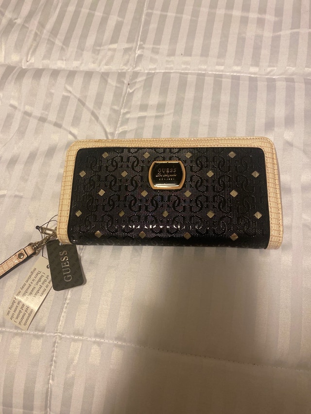 Guess Wrist Wallet