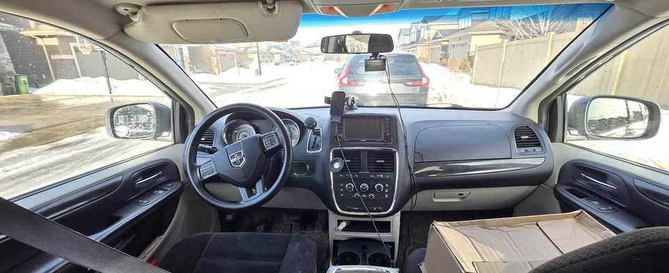 2016 Dodge Grand Caravan ST - photo 2