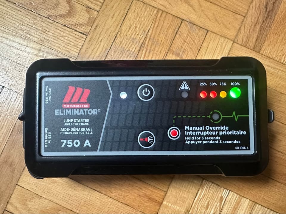 Motomaster Eliminator Jump Starter and USB Power Bank 750-Amp 12 - photo 4
