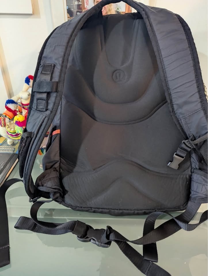 German Lululemon Backpack (READ DESCRIPTION) - photo 2