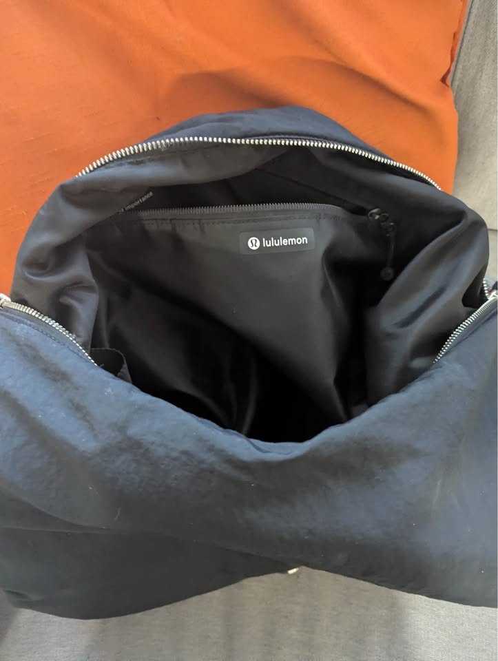German Lululemon Backpack (READ DESCRIPTION) - photo 4