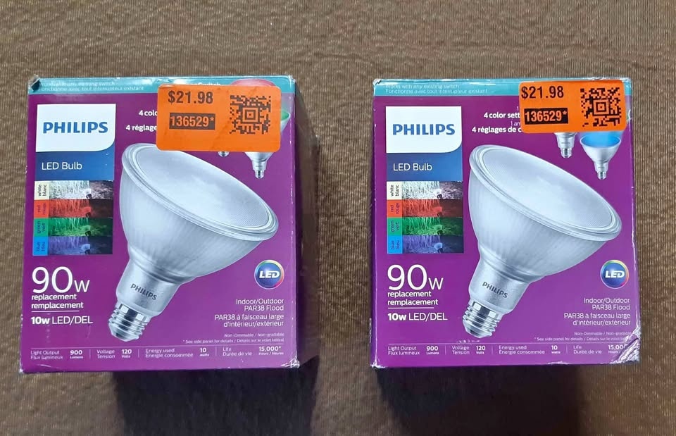 Color Changing Light Bulbs BNIB 🏆