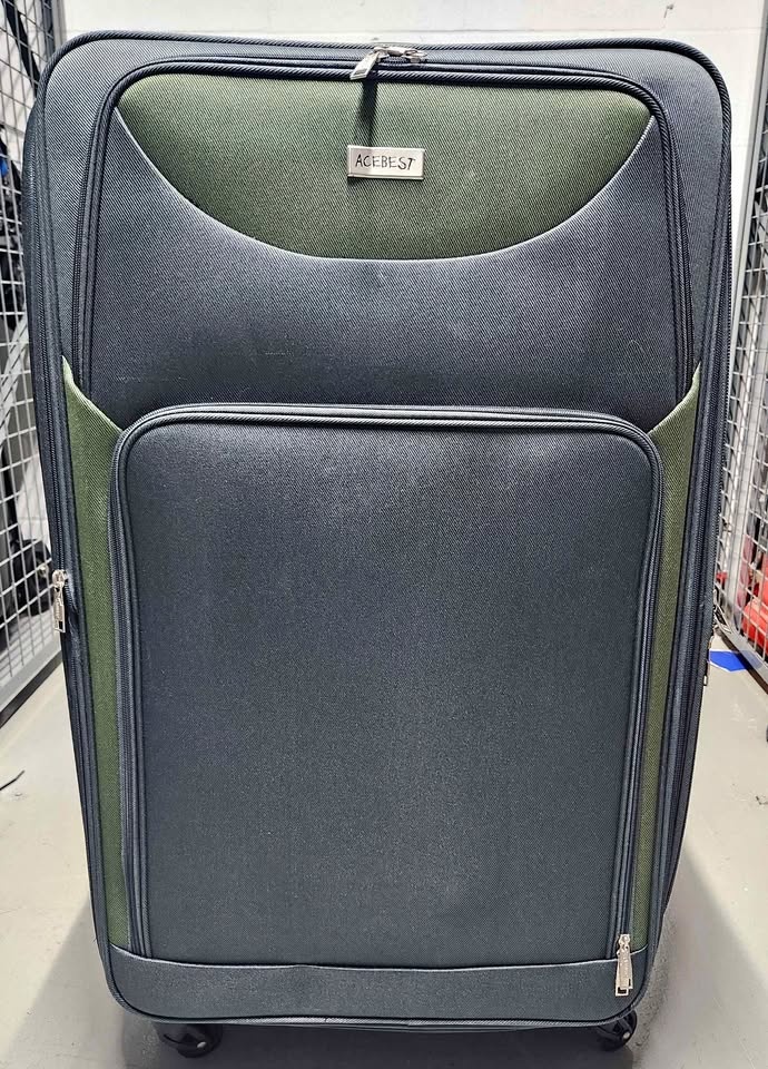 BLACK/GREEN 4 WHEEL CHECKED IN BAG, SUITCASE, LUGGAGE 🏆