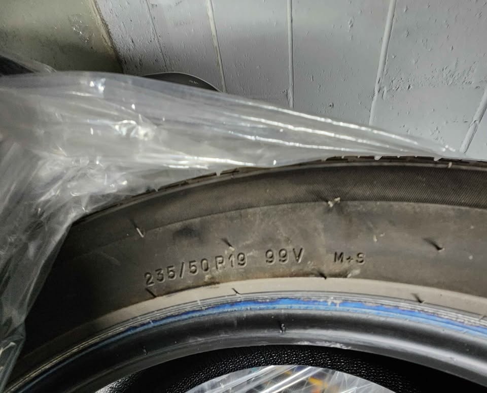 Uniroyal Tiger Paw Touring All Season Tires 235/50 R19 🏆 - photo 3