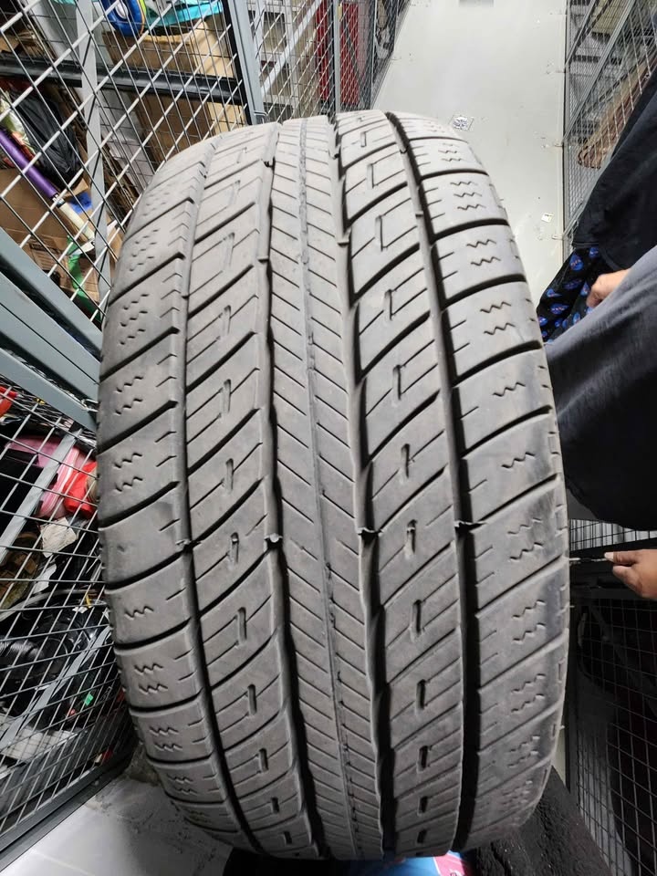 Uniroyal Tiger Paw Touring All Season Tires 235/50 R19 🏆 - photo 4