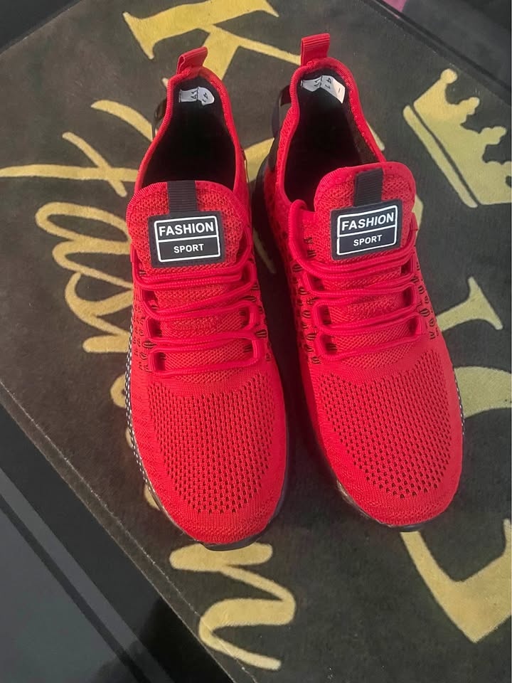 Men’s breathable fashion shoes
