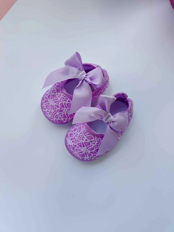 New baby shoes 6-12 months