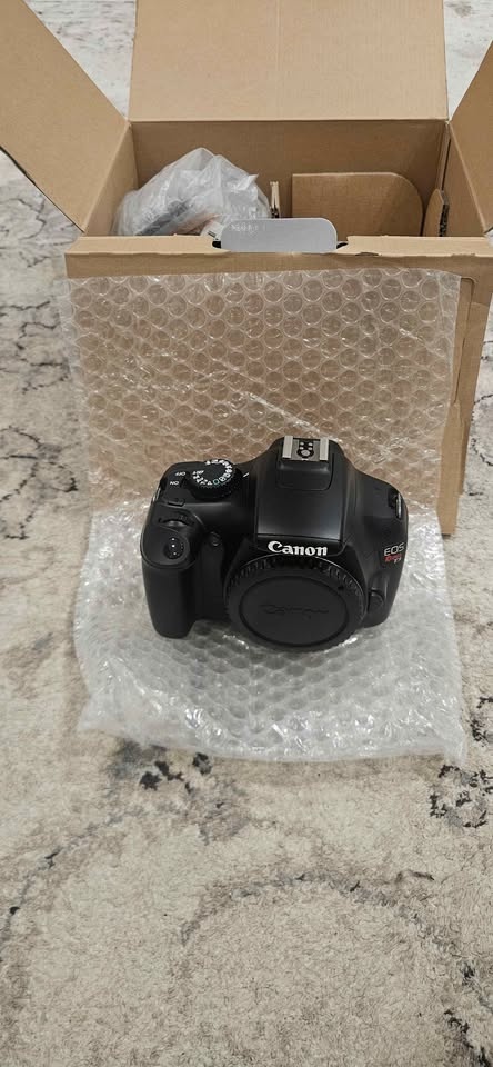 Canon Rebel t3 camera - photo 5