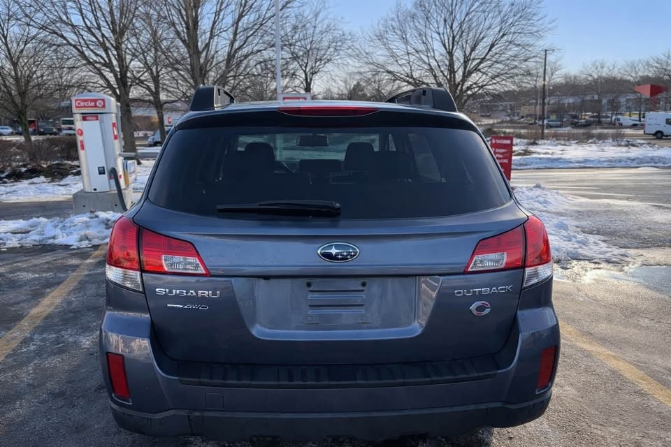 2013 Subaru Outback 2.5i Premium Wagon 4D - photo 3